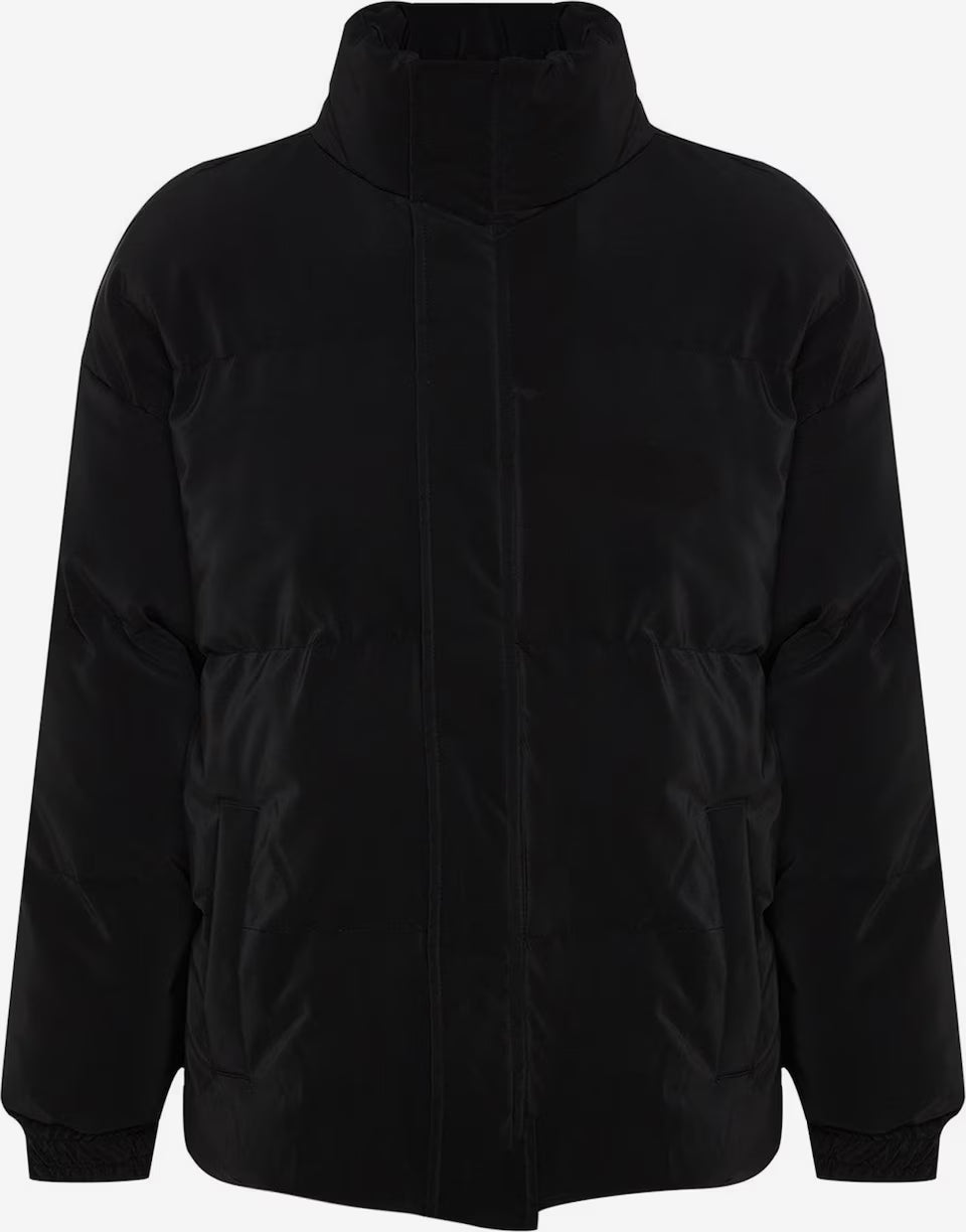 Trendyol Steppjacke Schwarz